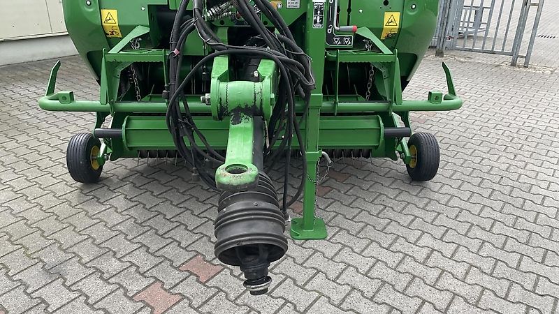 John Deere RUNDBALLENPRESSE F441R