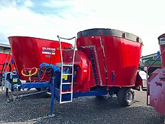Siloking Vertikal Futtermischwagen 12m³ mit Strohgebläse
