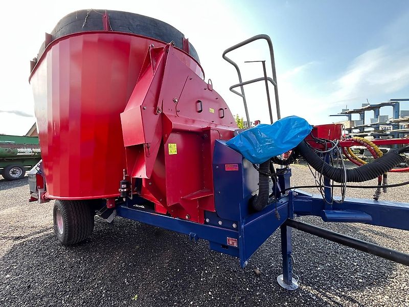 Siloking Vertikal Futtermischwagen 12m³ mit Strohgebläse