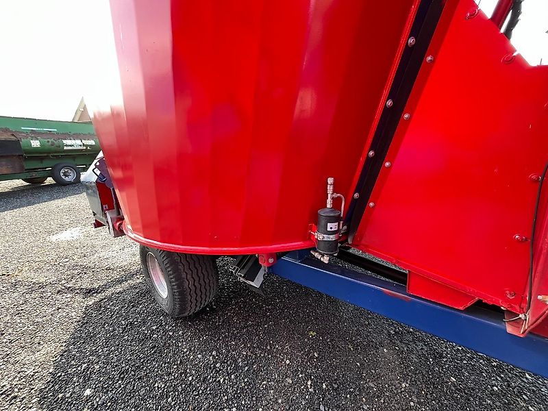 Siloking Vertikal Futtermischwagen 12m³ mit Strohgebläse