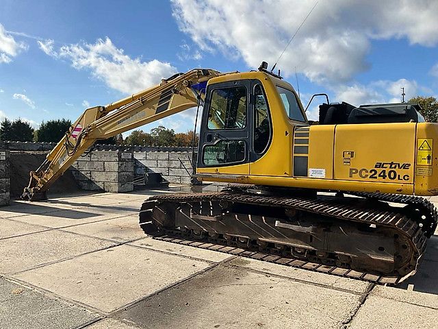 Komatsu Active PC240LC