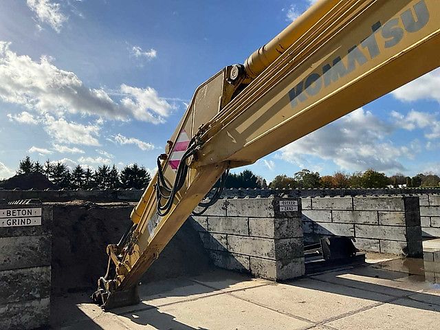 Komatsu Active PC240LC