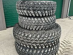 Nokian 440/80R34 + 360/80R24 Komplettradsatz z.B. MF