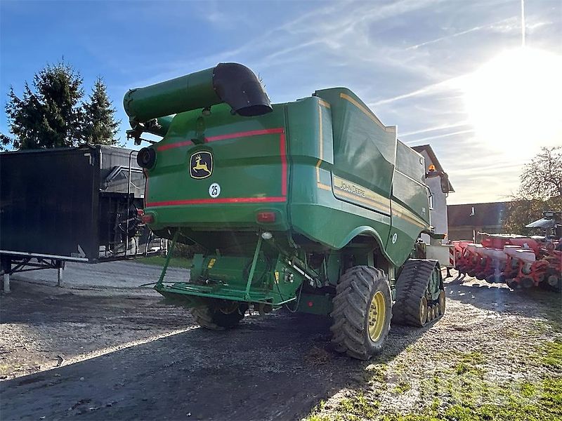 John Deere S680i