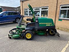 John Deere 7400