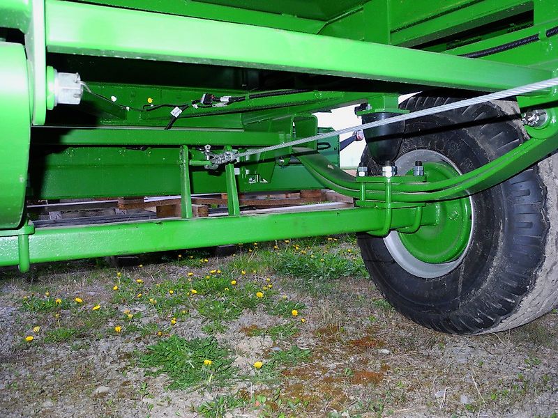 Pronar T022 Ballenwagen (Auflaufbremse) (TO22)