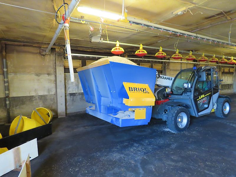 BRIOL ESG 200 - Einstreugerät, Einstreumaschine für Geflügel