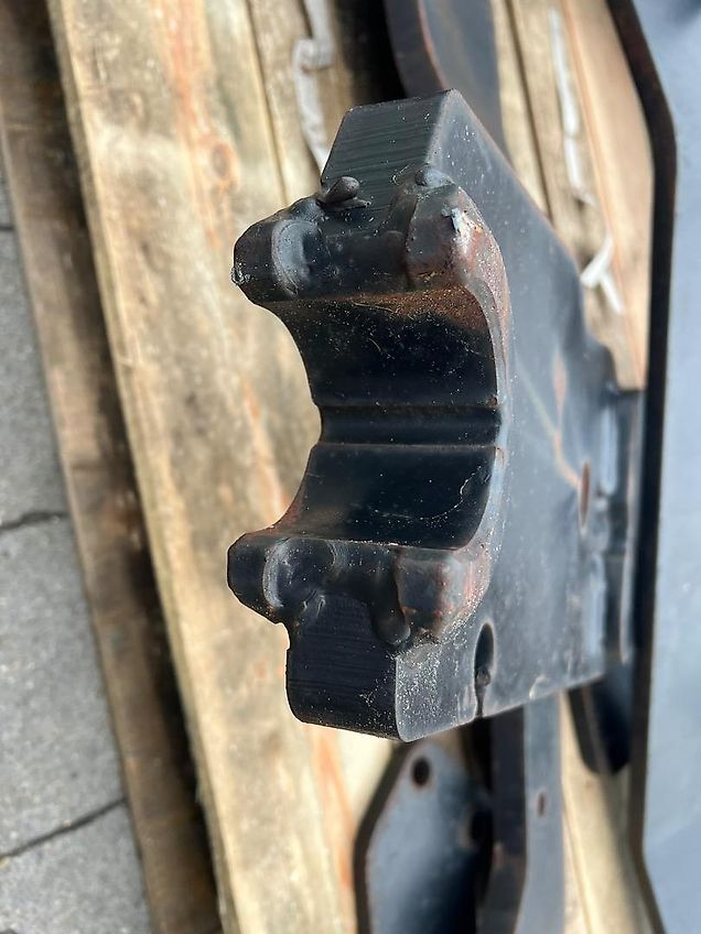 Alö Satz Anbauteile zum CASE IH JX 90-95 bzw. NH TD 5050-5060