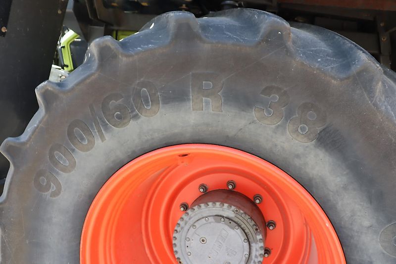 Claas XERION 3800 SADDLE TRAC+SGT