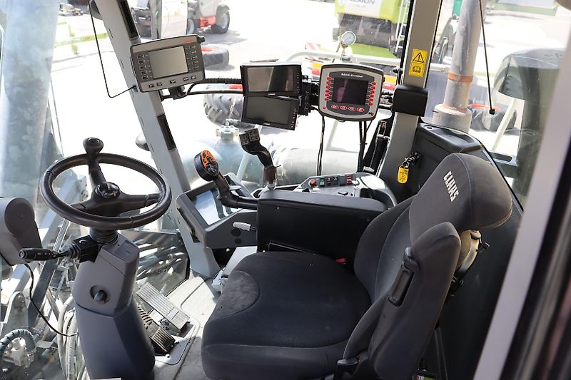 Claas XERION 3800 SADDLE TRAC+SGT