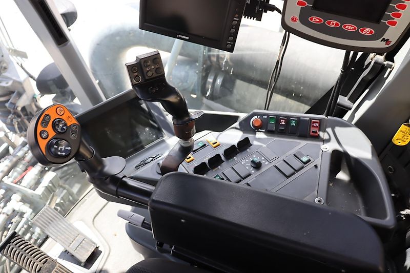 Claas XERION 3800 SADDLE TRAC+SGT