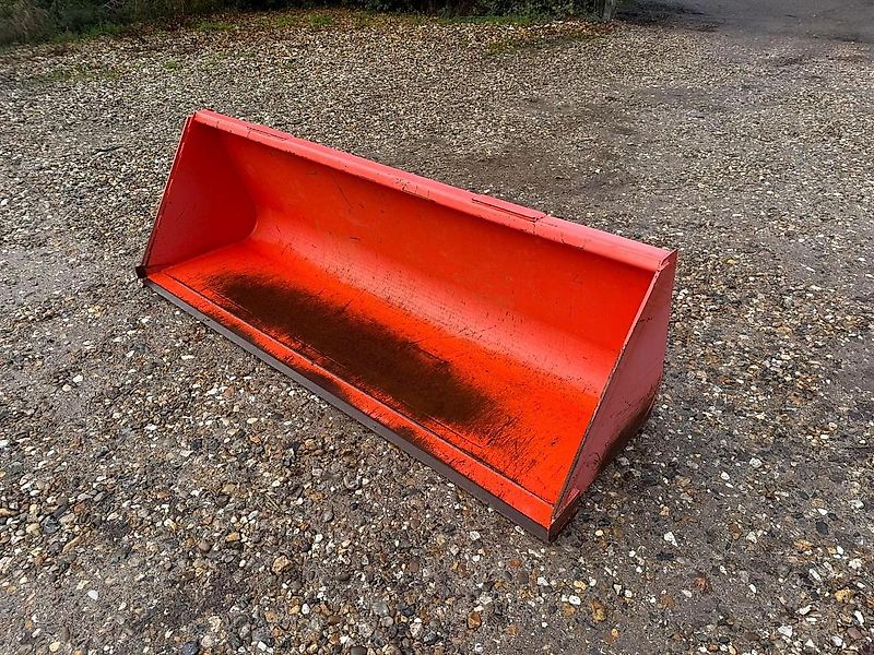 Kubota M1816E Front Loader Bucket