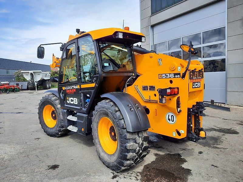 JCB 536-95 Agri Xtra Q-Fit
