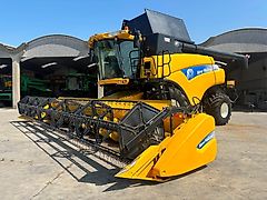 New Holland CR 9090