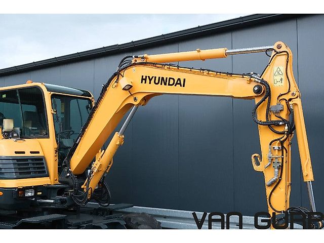 Hyundai Robex 55W-9A | 2017 | 2636h |