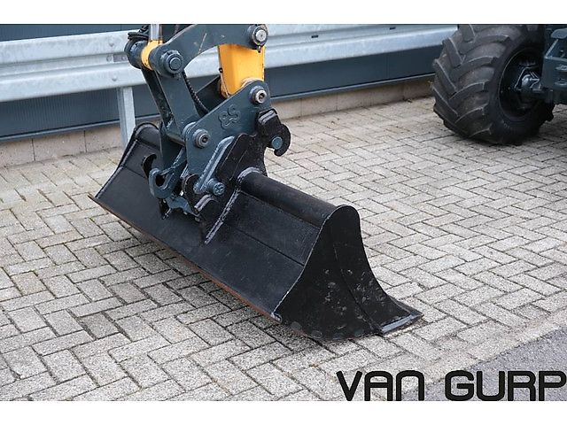 Hyundai Robex 55W-9A | 2017 | 2636h |