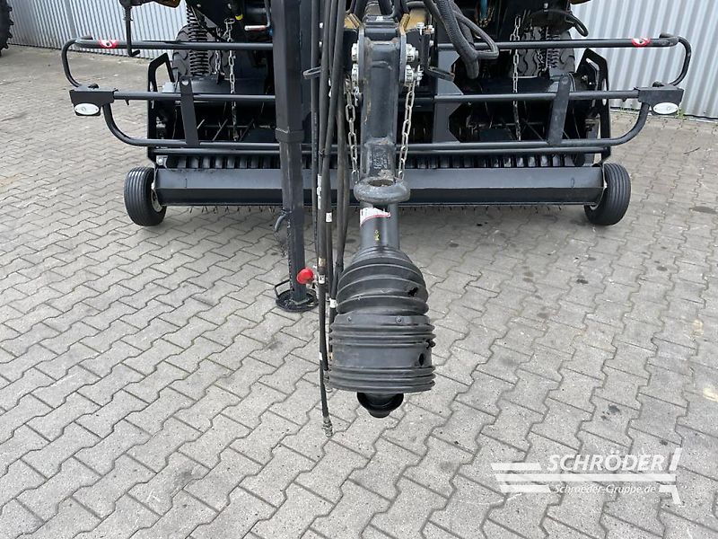 New Holland ROLL-BELT 180 CROPCUTTER