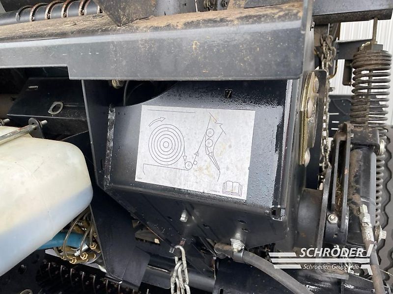 New Holland ROLL-BELT 180 CROPCUTTER