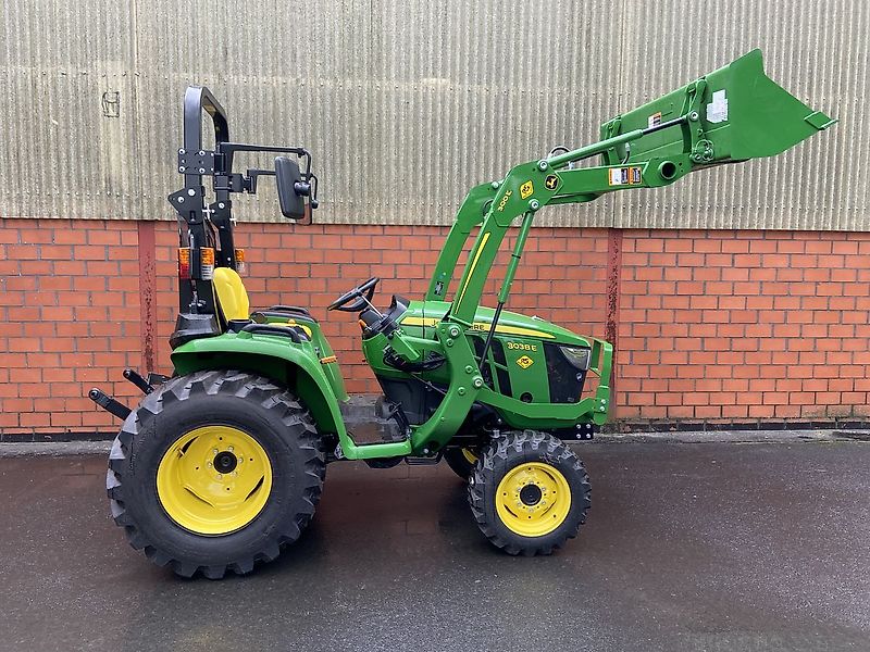 John Deere 3038E