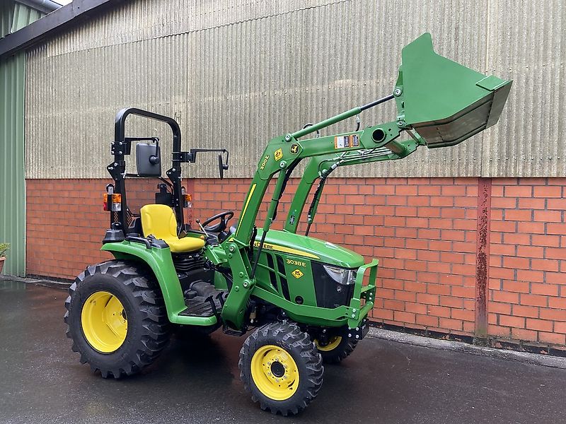John Deere 3038E