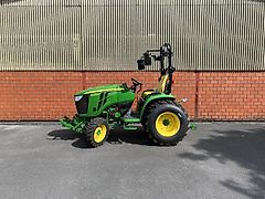 John Deere 3046R