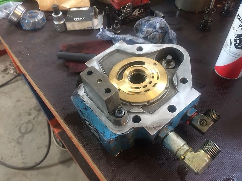 New Holland Reparatur Hydraulikpumpen Fahrantriebe Hydrostatischer Antrieb stufenlose Getriebe