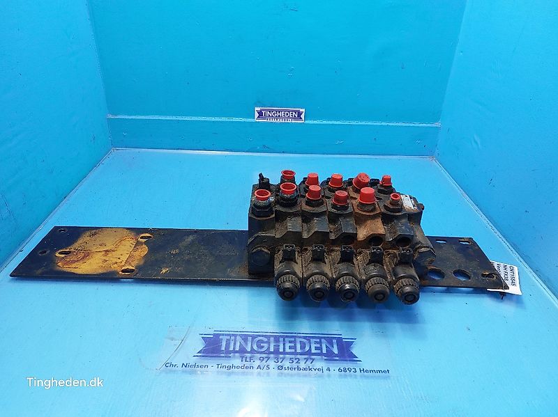 New Holland FX38 (Spare part/Reservedel/Ersatzteil)