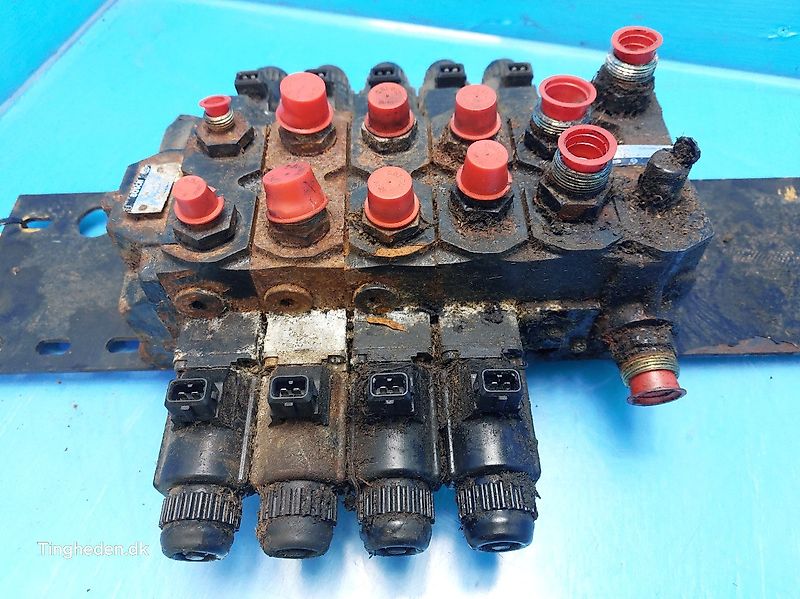 New Holland FX38 (Spare part/Reservedel/Ersatzteil)