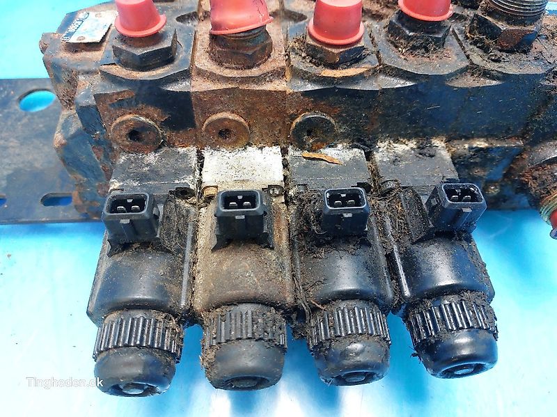 New Holland FX38 (Spare part/Reservedel/Ersatzteil)