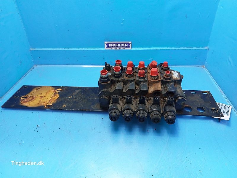 New Holland FX38 (Spare part/Reservedel/Ersatzteil)