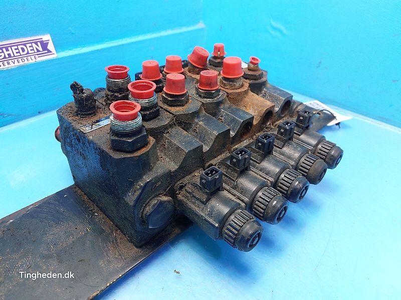 New Holland FX38 (Spare part/Reservedel/Ersatzteil)