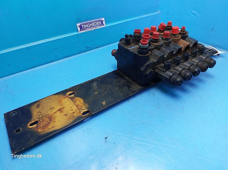 New Holland FX38 (Spare part/Reservedel/Ersatzteil)