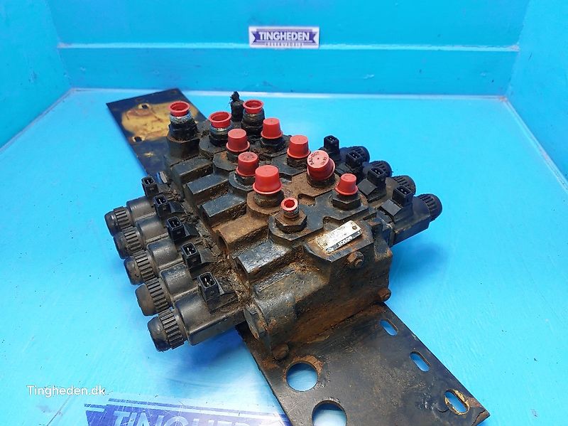 New Holland FX38 (Spare part/Reservedel/Ersatzteil)