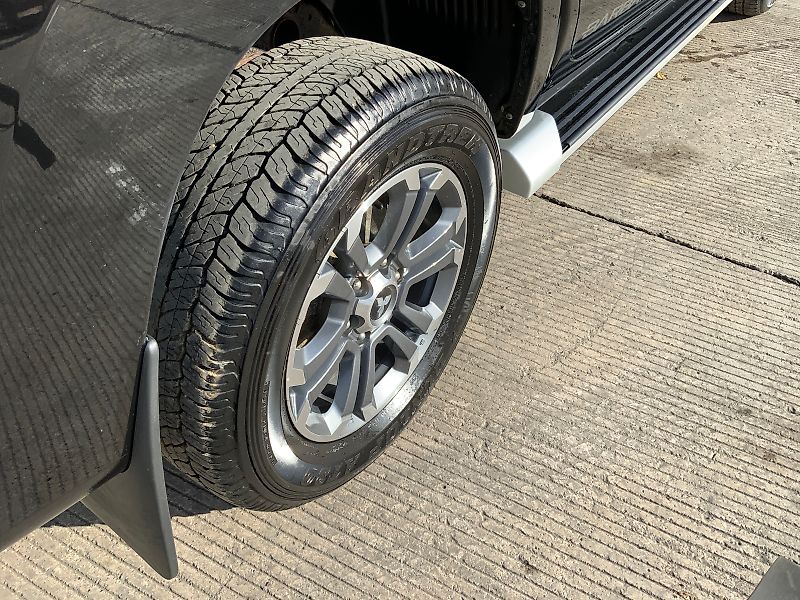 Mitsubishi L200 2.2 DI-D DC Barbarian Auto 4WD Euro 6 (s/s) 4dr (ST24937)