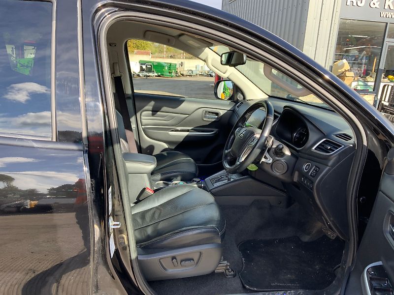 Mitsubishi L200 2.2 DI-D DC Barbarian Auto 4WD Euro 6 (s/s) 4dr (ST24937)