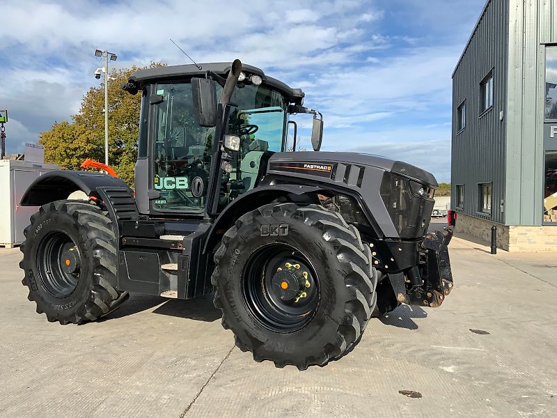 JCB 4220 Fastrac Tractor (ST24887)