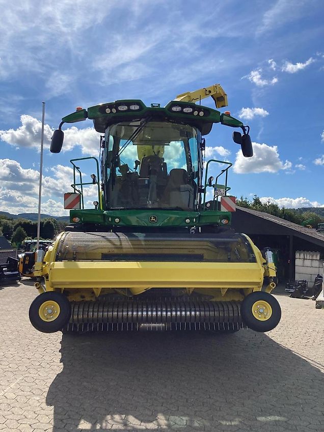 John Deere 8600
