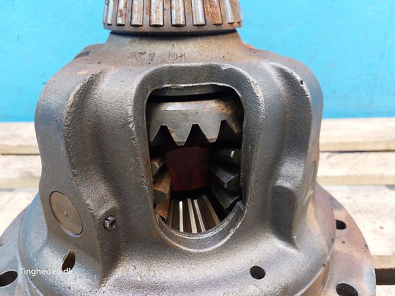 New Holland 8670 (Spare part/Reservedel/Ersatzteil)