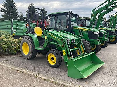 John Deere 3038 E