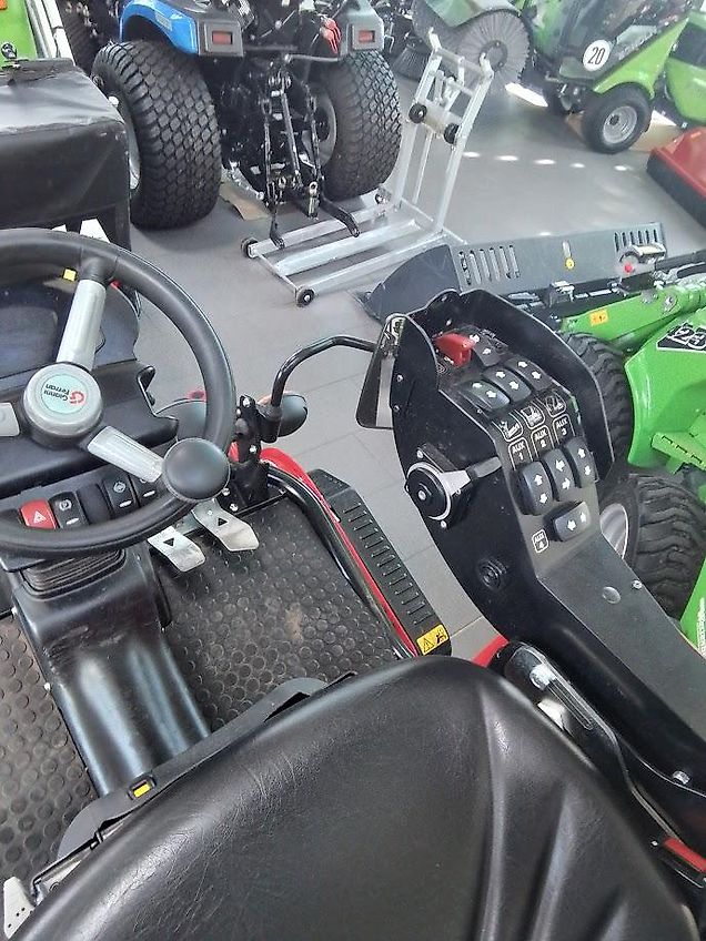 Ferrari Turbo V50 Aufsitz Großflächen Mäher