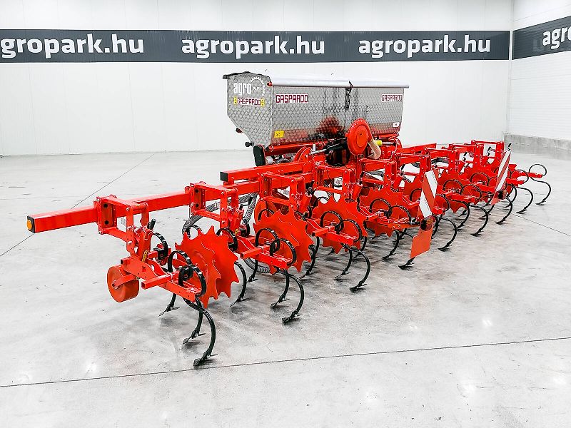 Gaspardo HS8 folding frame, 8-row inter-row cultivator