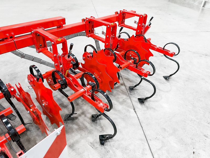 Gaspardo HS8 folding frame, 8-row inter-row cultivator