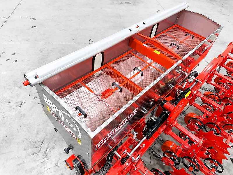 Gaspardo HS8 folding frame, 8-row inter-row cultivator