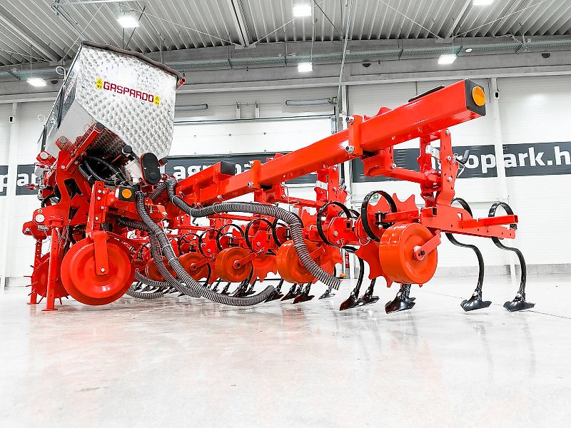 Gaspardo HS8 folding frame, 8-row inter-row cultivator
