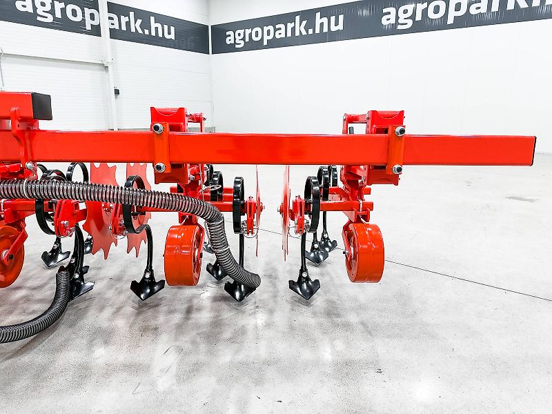 Gaspardo HS8 folding frame, 8-row inter-row cultivator