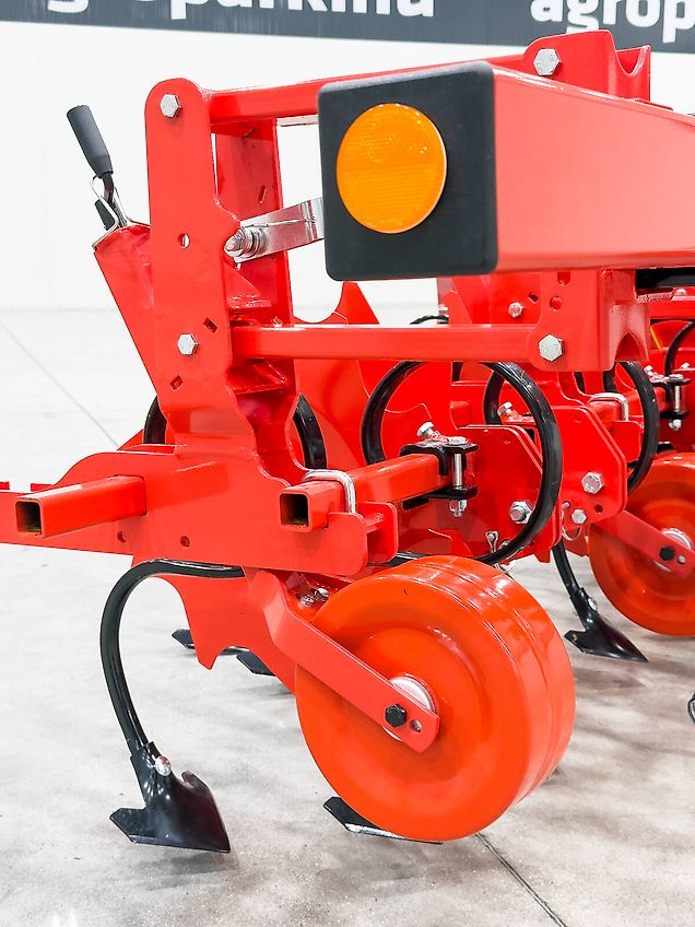 Gaspardo HS8 folding frame, 8-row inter-row cultivator