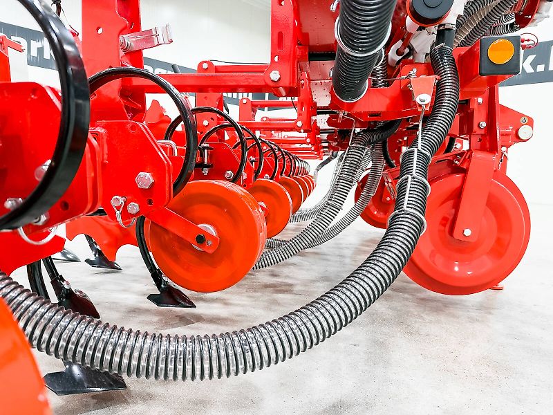 Gaspardo HS8 folding frame, 8-row inter-row cultivator