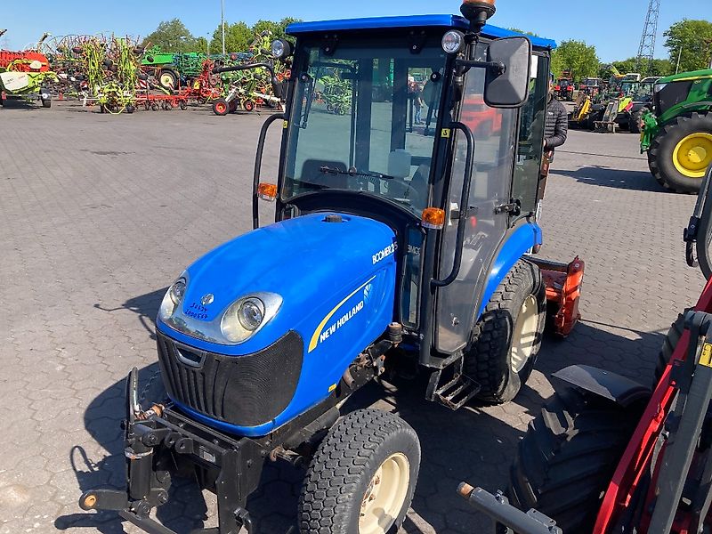 New Holland Boomer 25