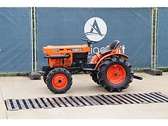 Kubota B7001DT