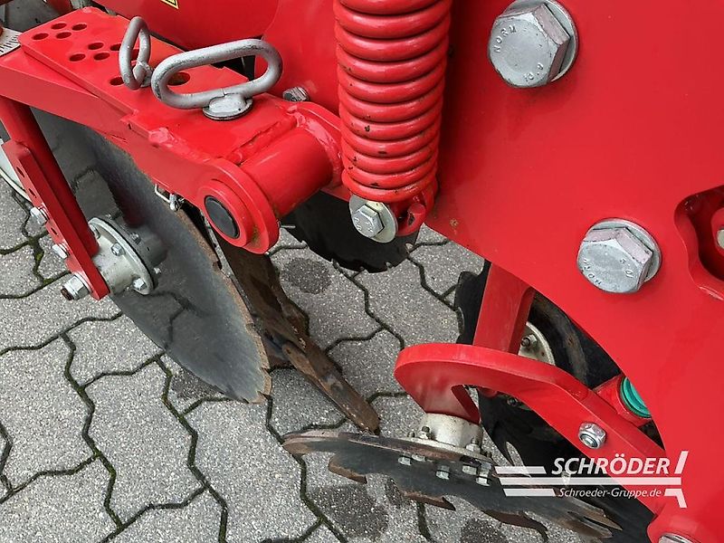 Kverneland KULTISTRIP + APV PS200 M1D | STRIP TILL